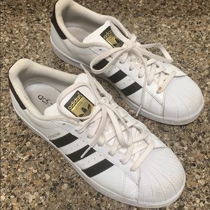 Adidas Superstar size 9